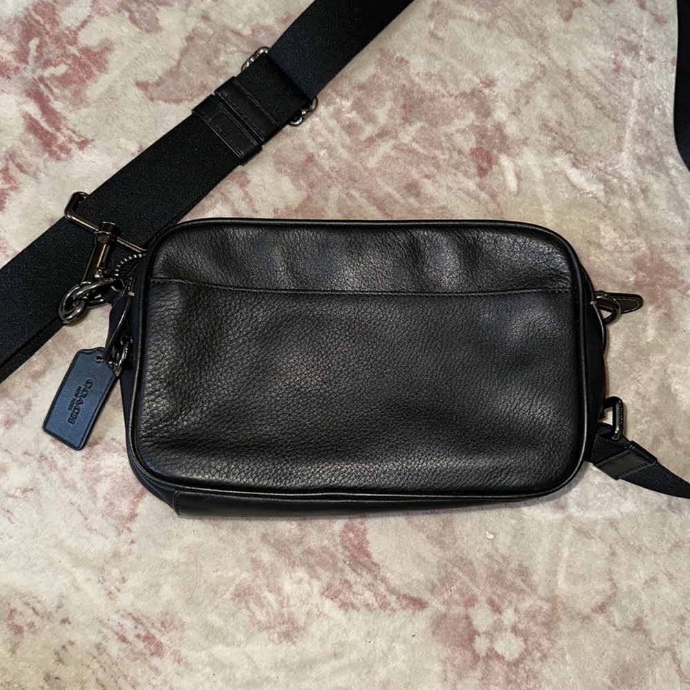 Coach Black Leather Messenger Bag with Adjustable Strap - Picture 5 of 5